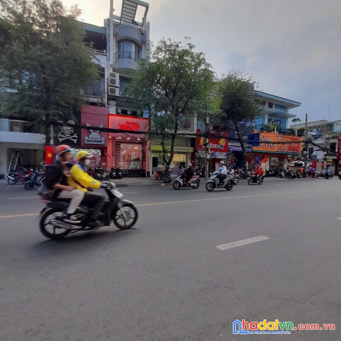 Cho thuê nhà 57 - mặt tiền đường nguyễn gia trí q.bình thạnh

