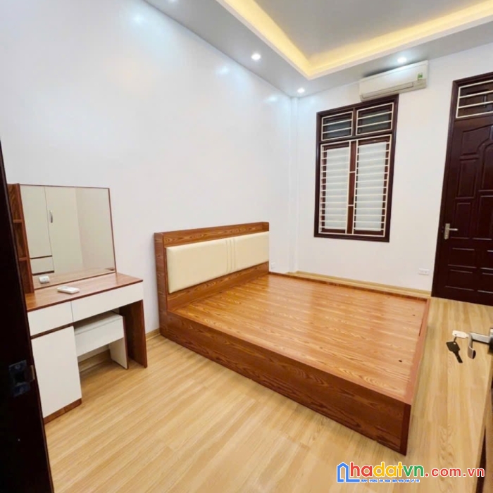 Bán nhà phố bạch mai, hai bà trưng 42m, 4 tầng. giá: 9.95 tỷ. lh: 0937158386