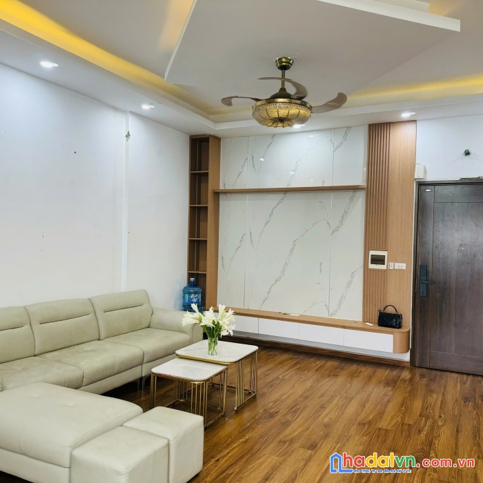 Chính chủ bán gấp căn hộ 77m² full nội thất – ban công đông nam 