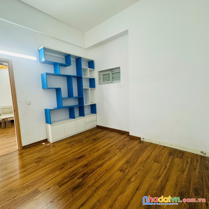 Chính chủ bán gấp căn hộ 77m² full nội thất – ban công đông nam 