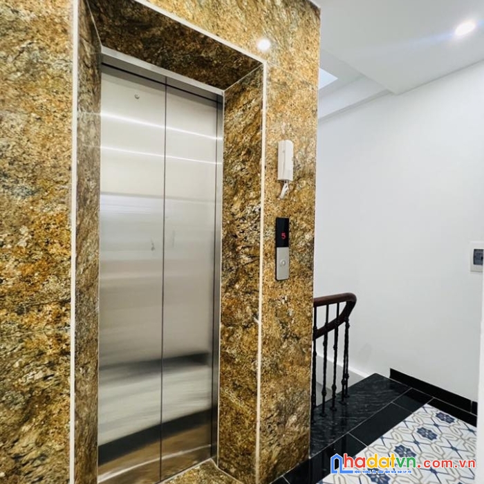 Bán nhà phố trương định, hai bà trưng 42m, 5 tầng