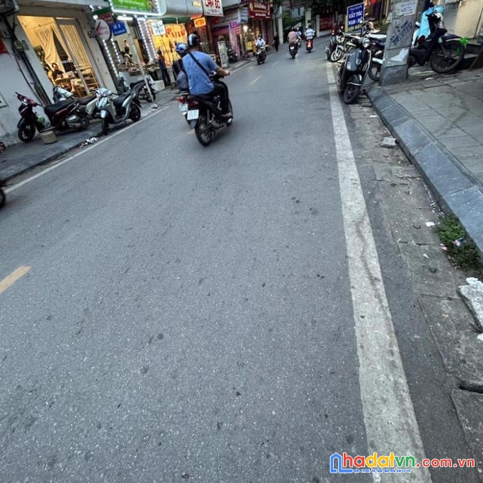 Bán nhà mặt phố tạ quang bửu, hai bà trưng 30m, 5 tầng, mt 4m. giá:16 tỷ. lh: 0937158386
