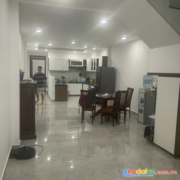 Nhà đẹp 2 lầu đường số 85 p. tân quy,quận 7, dt 4x20m