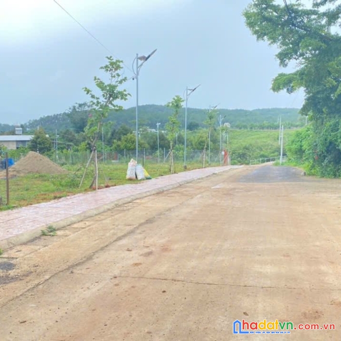 1 héc ta (10.000m2), mà giá chỉ 11 tỷ thuộc xã n'thôn hạ, đức trọng