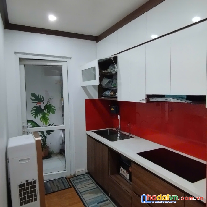 Bán gấp căn hộ ở tầng 6, 65m2, bc hướng nam- kdt thanh hà