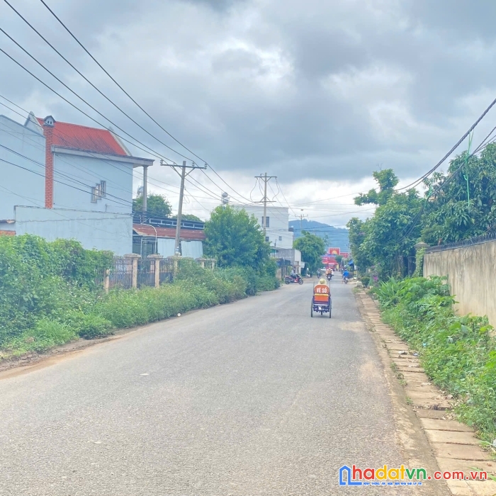 Đất mặt tiền hà huy tập, trung tâm liên nghĩa đức trọng