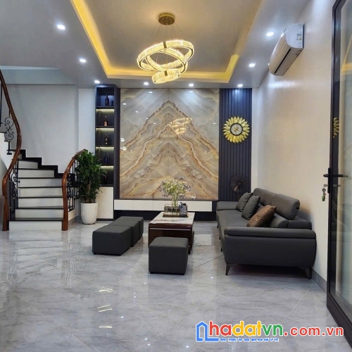 Bán nhà phố minh khai, hai bà trưng 56m, 5 tầng. giá: 9.85 tỷ