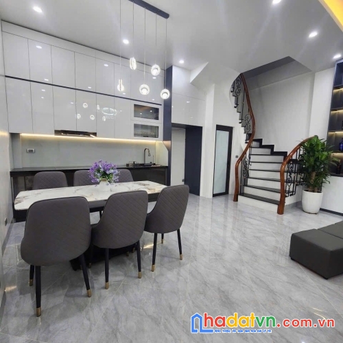 Bán nhà phố minh khai, hai bà trưng 56m, 5 tầng. giá: 9.85 tỷ