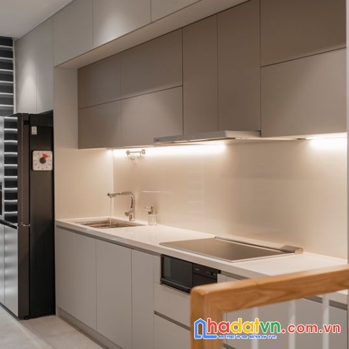 Giá rẻ- bán nhà 3 tầng mt đường hải hồ, 85m, giá 11 tỷ tl