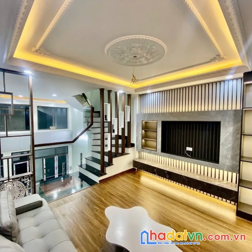 Nhà đẹp 5 tầng, diện tích 38m2 mặt tiền 4m, giá 6.15 tỷ đường ngọc hồi, tứ hiệp