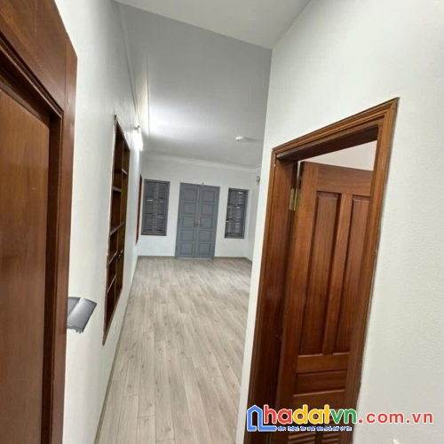 Bán nhà phố minh khai, hai bà trưng 40m, 5 tầng. giá: 6.85 tỷ. lh: 0937158386