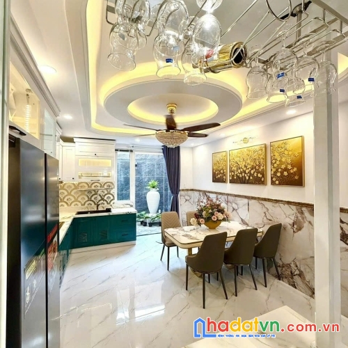 Bán nhà đường số 43 p.bình thuận,quận 7 dt 4x20m,4 lầu, st mới đẹp