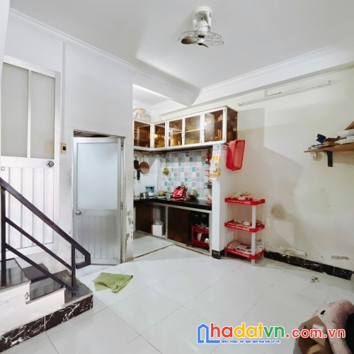 Bán nhà quận 7 hxh đường số 10 p.tân quy , dt 4x9m, 1,5 lầu.