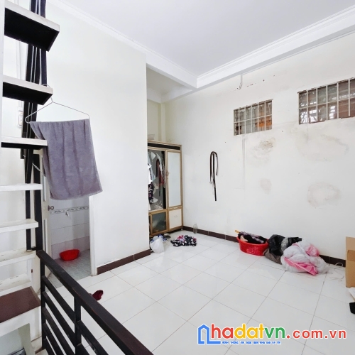 Bán nhà quận 7 hxh đường số 10 p.tân quy , dt 4x9m, 1,5 lầu.