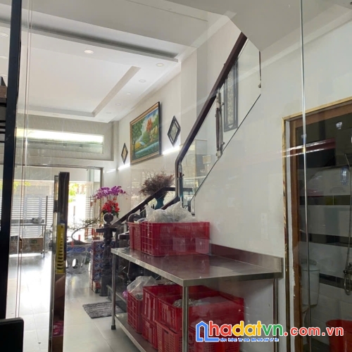 Nhà 4x18m xd trệt lửng 3 lầu đường 51 phường tân quy q7