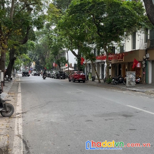 Nhà mặt phố ngô thì nhậm - hbt,hn. 230m mặt tiền 8m. đang cho ngân hàng thuê 200tr/th