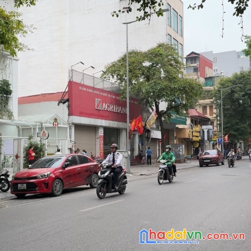 Nhà mặt phố ngô thì nhậm - hbt,hn. 230m mặt tiền 8m. đang cho ngân hàng thuê 200tr/th