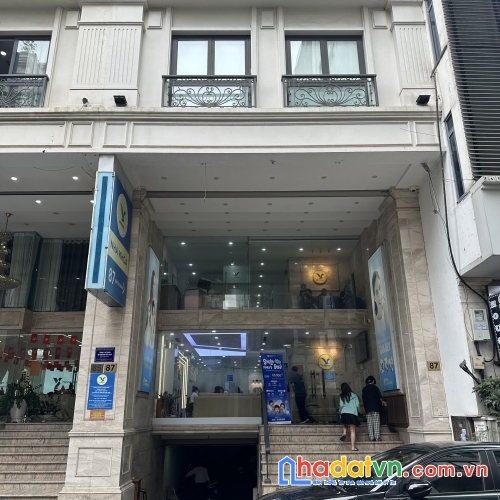 Bán tòa building 13 tầng phố bùi thị xuân 230m mặt tiền 8m. doanh thu hơn 300tr/th