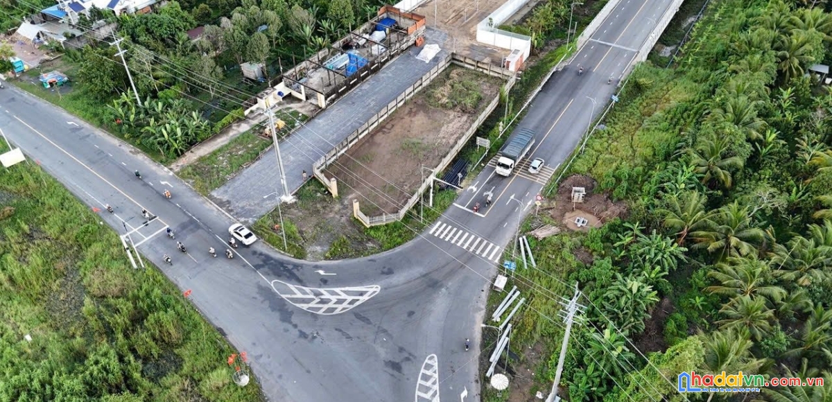    bán nền góc 2 mặt tiền đường nguyễn văn cừ  huyện phong điền - cần thơ
