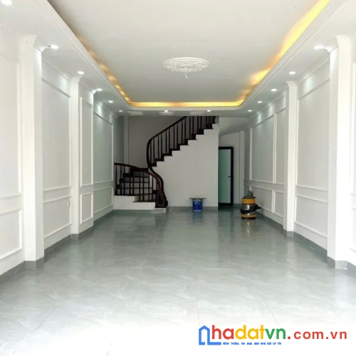 Nhà 5 tầng tựu liệt, 45m2, mặt tiền 4m, giá 7.7 tỷ, ô tô vào nhà