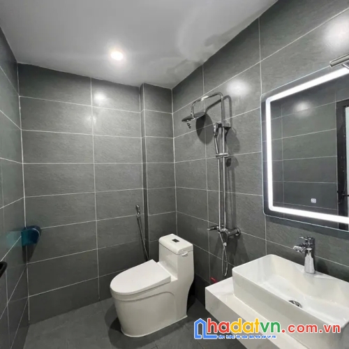 Nhà 5 tầng tựu liệt, 45m2, mặt tiền 4m, giá 7.7 tỷ, ô tô vào nhà