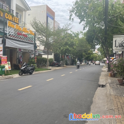 Đất trống 4,3x19,5m đường 79 phường tân quy q7. giá tốt dt