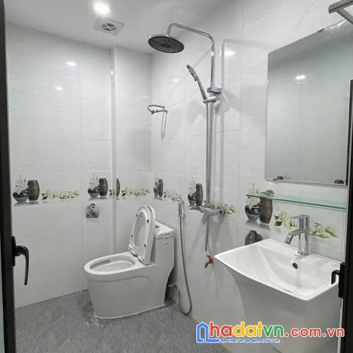 Bán nhà tứ hiệp 42m2 x 5 tầng, mặt tiền 4m, giá 7 tỷ, bãi ô tô gần nhà