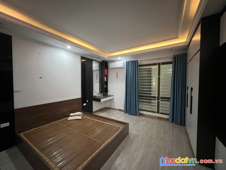 Bán nhà chợ tứ hiệp 42m2 x 5 tầng, mặt tiền 4m, giá 7.4 tỷ
