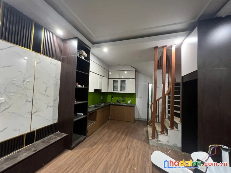 Bán nhà chợ tứ hiệp 42m2 x 5 tầng, mặt tiền 4m, giá 7.4 tỷ