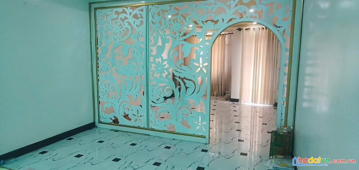 Bán nhà mặt tiền 1 trệt 4 lầu 64m2 lý hồng thanh tttm cái khế giá 10 tỷ 500 triệu