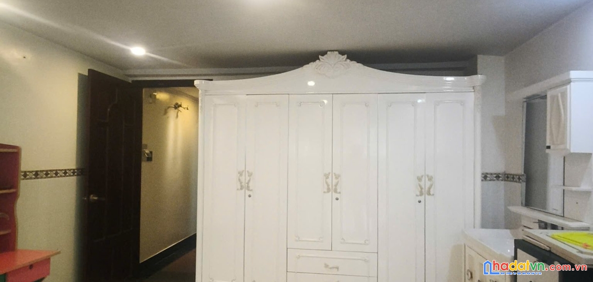 Bán nhà mặt tiền 1 trệt 4 lầu 64m2 lý hồng thanh tttm cái khế giá 10 tỷ 500 triệu