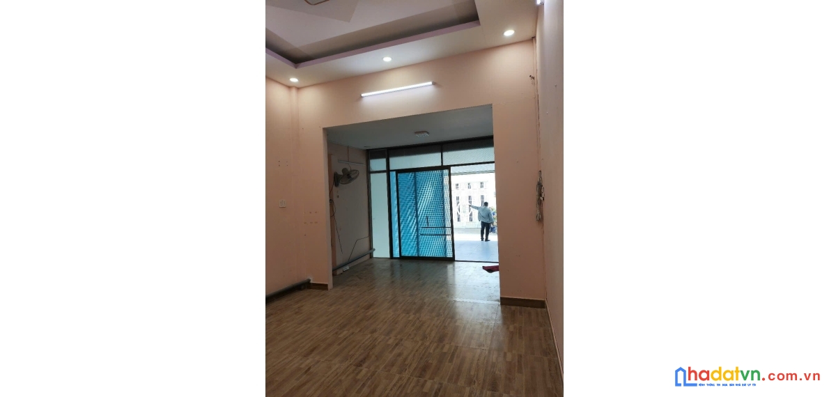 Cho thuê nhà cấp 4 đường số ngay lâm văn bền q7 dt 10x20m