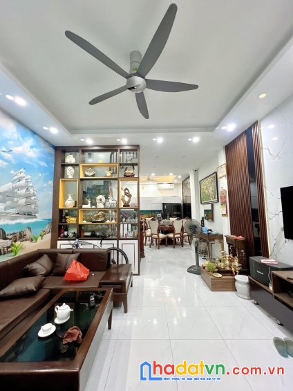 Bán nhà phố yên lạc, hai bà trưng 54m, 5 tầng, mt 4.5m