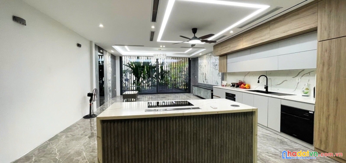 Bán nhà phố yên lạc, hai bà trưng 83m, 7 tầng