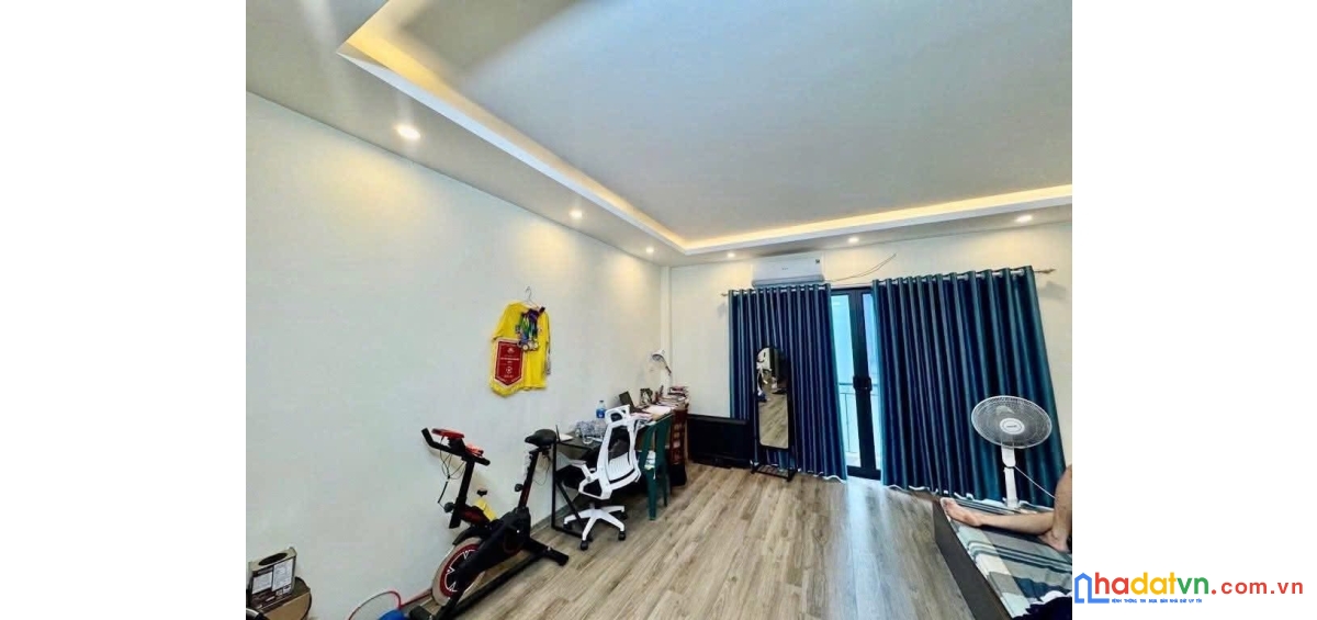 Bán nhà phố yên lạc, hai bà trưng 43m, 5 tầng. giá: 10.8 tỷ