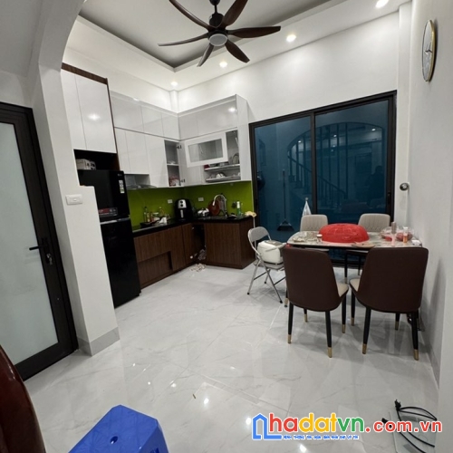 Bán nhà phố nguyễn đức cảnh, hoàng mai 41m, 4 tầng. giá: 9.3 tỷ. lh: 0937158386