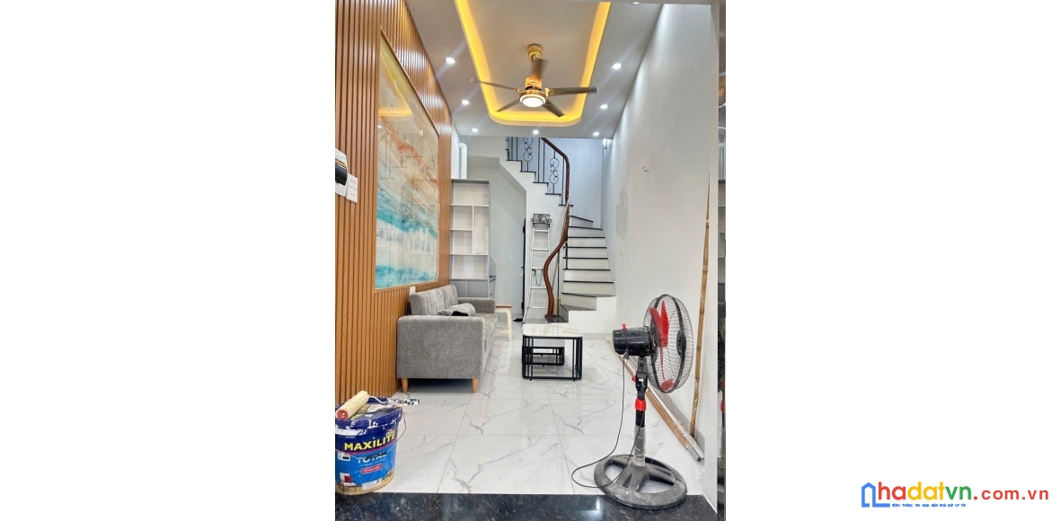 Nhà đẹp , view thoáng gần đh thăng long , 42 m2 x 5 tầng, mặt tiền 4,5m ,7,42 tỷ