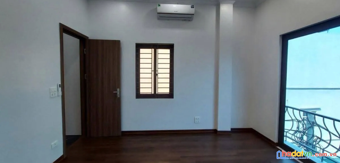 Bán nhà 40m2 ngọc hồi, mặt tiền 4m, ô tô tránh đỗ, giá 9.2 tỷ