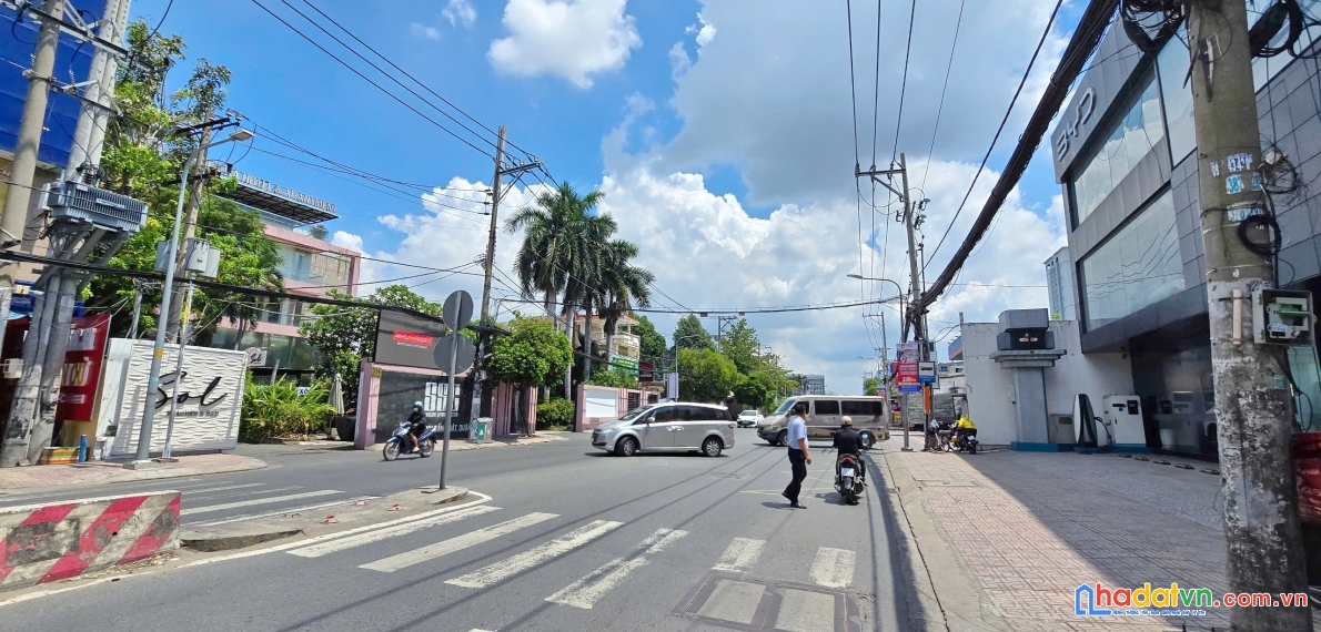 Mặt bằng kinh doanh 30x50 sàn hơn 2000m² 516 huỳnh tấn phát q7