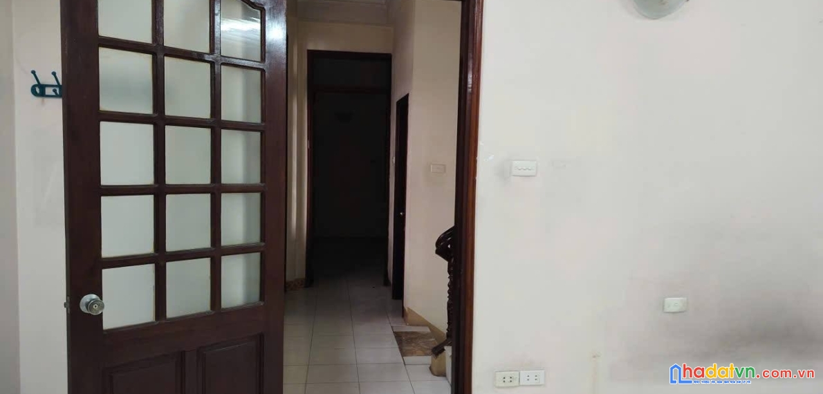 Siêu phẩm trần duy hưng - oto tránh - vỉa hè - lô góc 2 mặt tiền - ngõ thông - 60m2 - 4t - mt 10m - 21.9 tỷ
