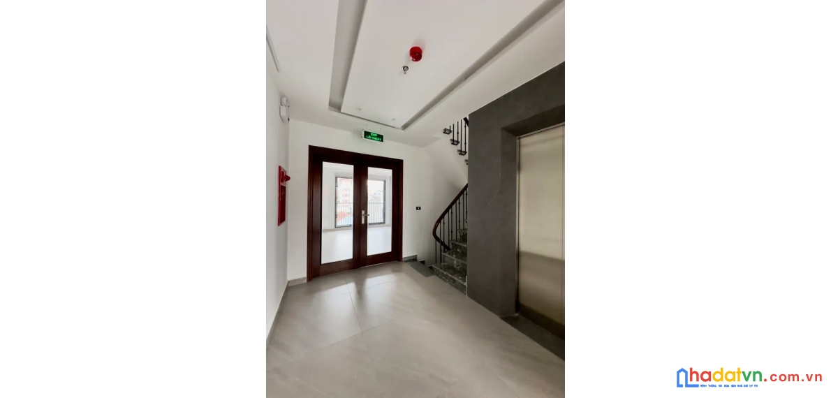 Bán nhà hoàng quốc việt. cầu giấy. thang máy. ô tô. vỉa hè. dt 65m2. mt 4,5m. giá 29,8 tỷ.