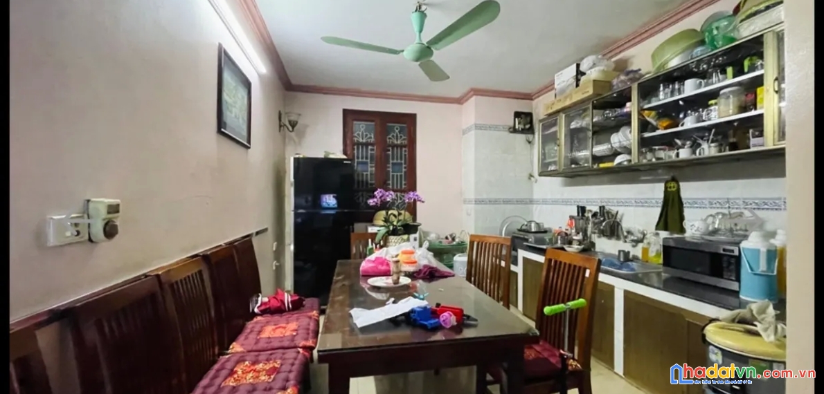 Bán nhà trung kính. cầu giấy. ô tô. dt 64m2. mt 3,9m. 4 tầng. giá 16,2 tỷ. 