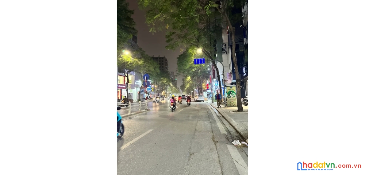 Bán nhà mặt phố thái hà. đống đa. thang máy. ô tô. vỉa hè. dt 133m2. mt 3,7m. giá 63,5 tỷ.