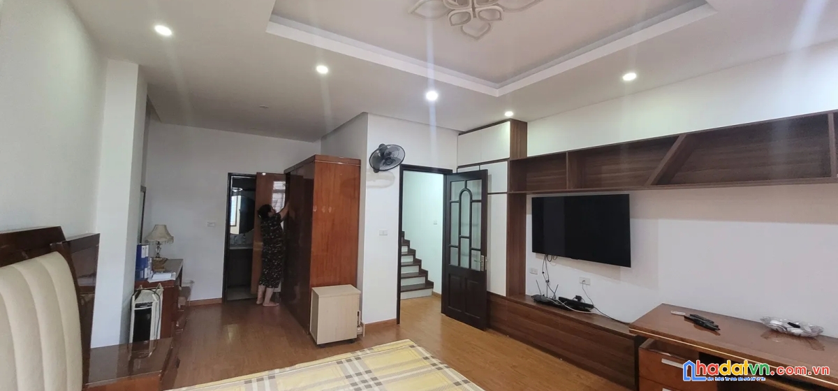 Bán nhà nhân hòa. thanh xuân. ô tô. dt 43m2. mt 4,8m. 5 tầng. giá 14,4 tỷ.