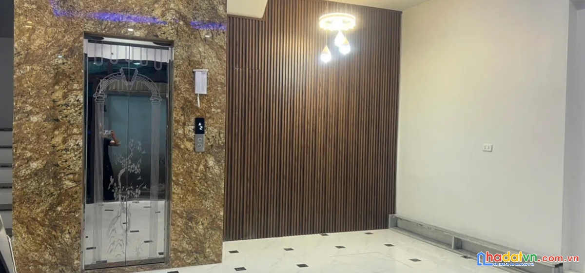 Bán nhà linh quang. đống đa. lô góc. 6 tầng thang máy. dt 45m2. mt 6m. giá 8,56 tỷ.