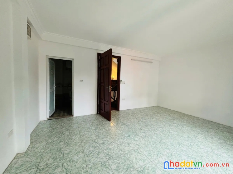Bán nhà thụy khuê. tây hồ. lô góc. dt 60m2. mt 6m. 5 tầng. giá 11,8 tỷ.