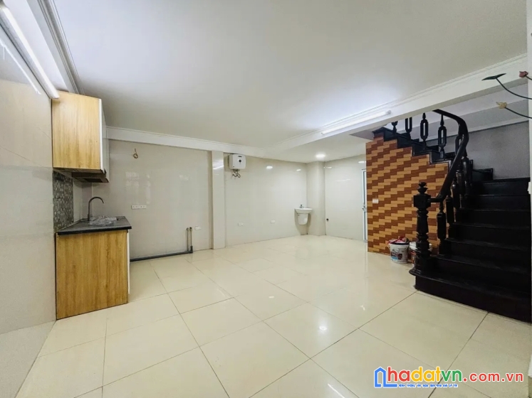 Bán nhà thụy khuê. tây hồ. lô góc. dt 60m2. mt 6m. 5 tầng. giá 11,8 tỷ.