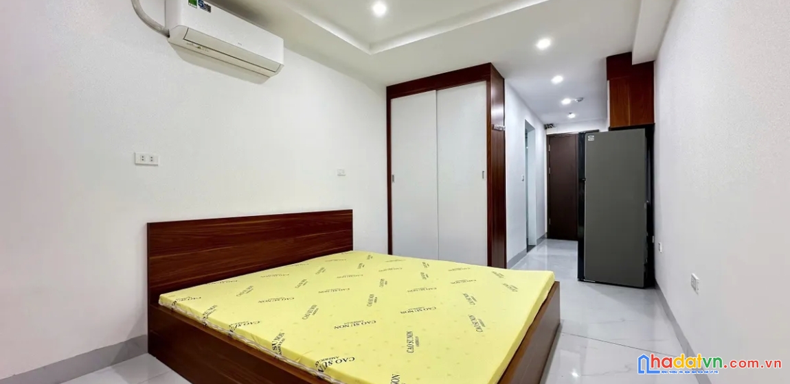 Bán nhà mặt phố đường 800a. cầu giấy. thang máy. ô tô. dt 217m2. mt 9,7m. giá 95,5 tỷ.