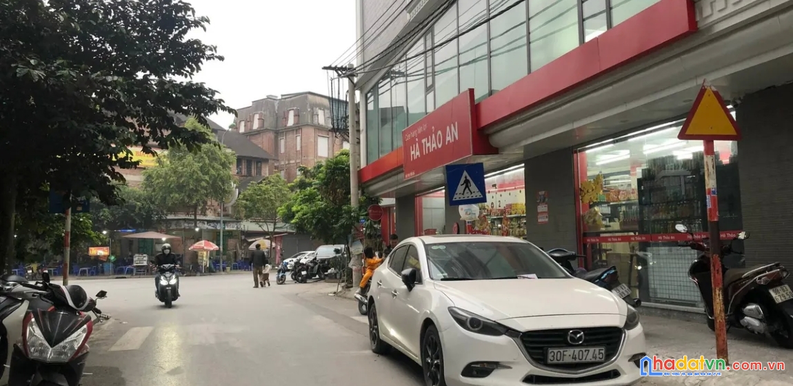 Bán nhà mặt phố yên xá. thanh trì. thang máy. lô góc. ô tô. vỉa hè. dt 100m2. giá 24,9 tỷ.