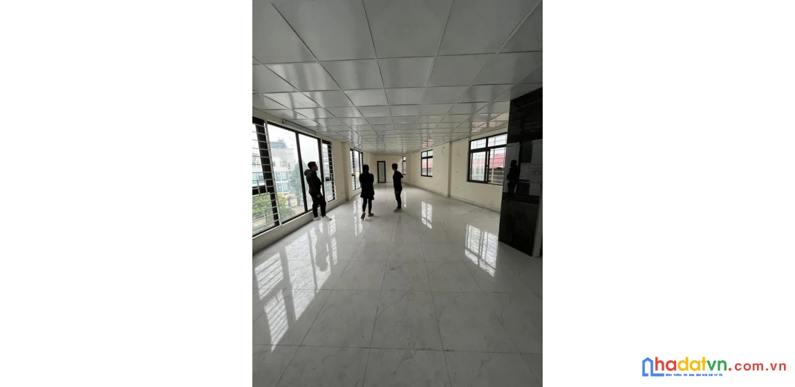 Bán nhà mặt phố yên xá. thanh trì. thang máy. lô góc. ô tô. vỉa hè. dt 100m2. giá 24,9 tỷ.
